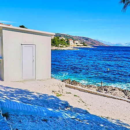 Exclusive Penthouse On 100 Square Only 70 M From The Sea