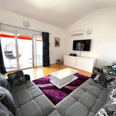 Exclusive Penthouse On 100 Square Only 70 M From The Sea Trogir