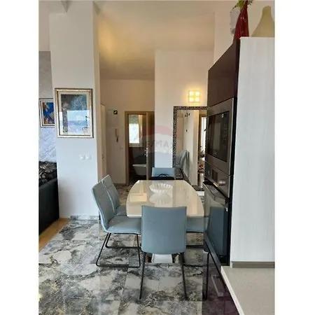 Apartment Exclusive Penthouse On 100 Square Only 70 M From The Sea