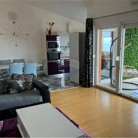 Apartment Exclusive Penthouse On 100 Square Only 70 M From The Sea *