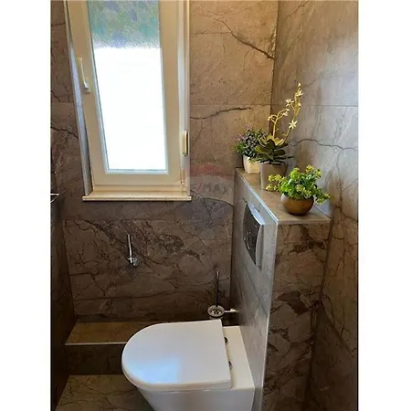 Exclusive Penthouse On 100 Square Only 70 M From The Sea Apartment Trogir